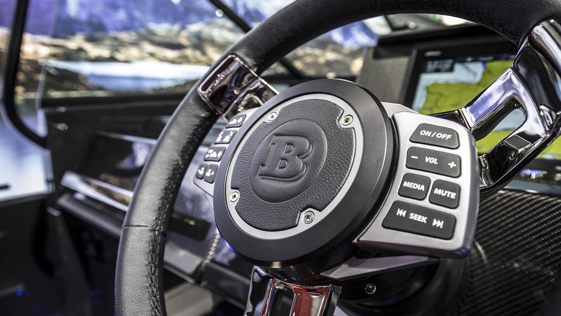 Thuyền đua Brabus Shadow 800